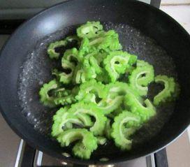 吃小瓜觉得苦,揭秘“吃小瓜”的独特风味