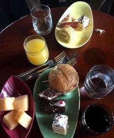 闺蜜酒店吃瓜,一场意外的“吃瓜”盛宴